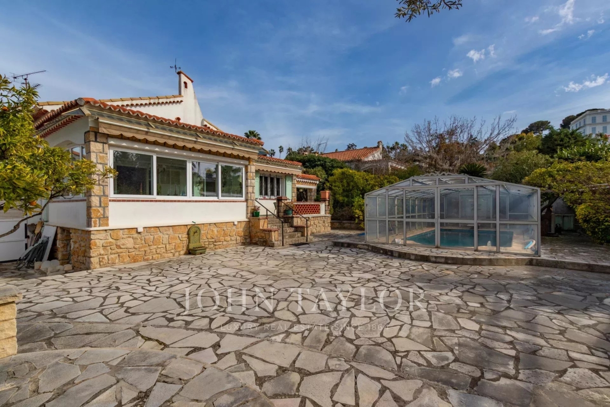 Luxury House for sale in Cap d'Antibes, 2 150 000 €, Photo 1