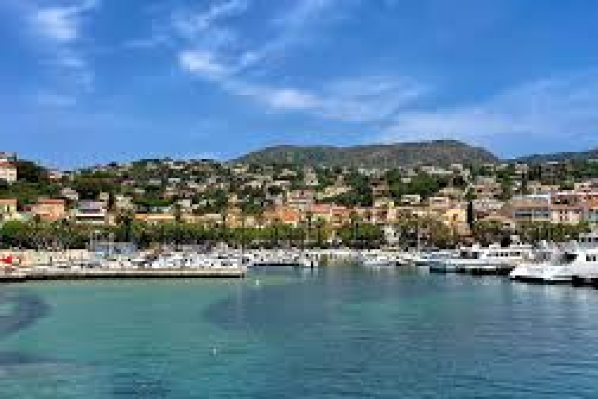 Appartement de luxe à vendre à Le Lavandou, 666 900 €, Photo 2