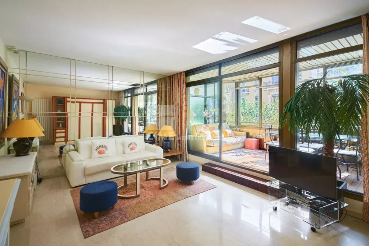 Luxury Apartment for sale in Cannes, 560 000 €, Photo 3