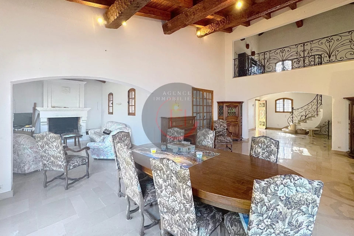 Maison de luxe à vendre à Mandelieu-la-Napoule, 1 050 000 €, Photo 3