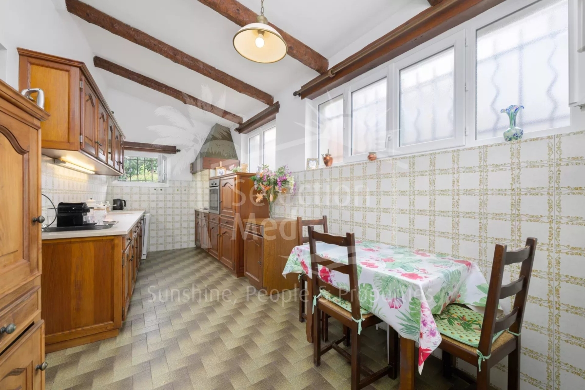 Maison de luxe à vendre à Antibes, 645 000 €, Photo 3