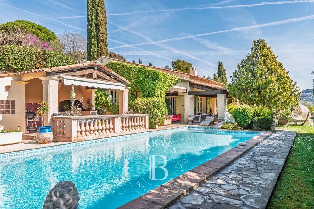 Maison de luxe à vendre à Grasse, 950 000 €, Photo 3