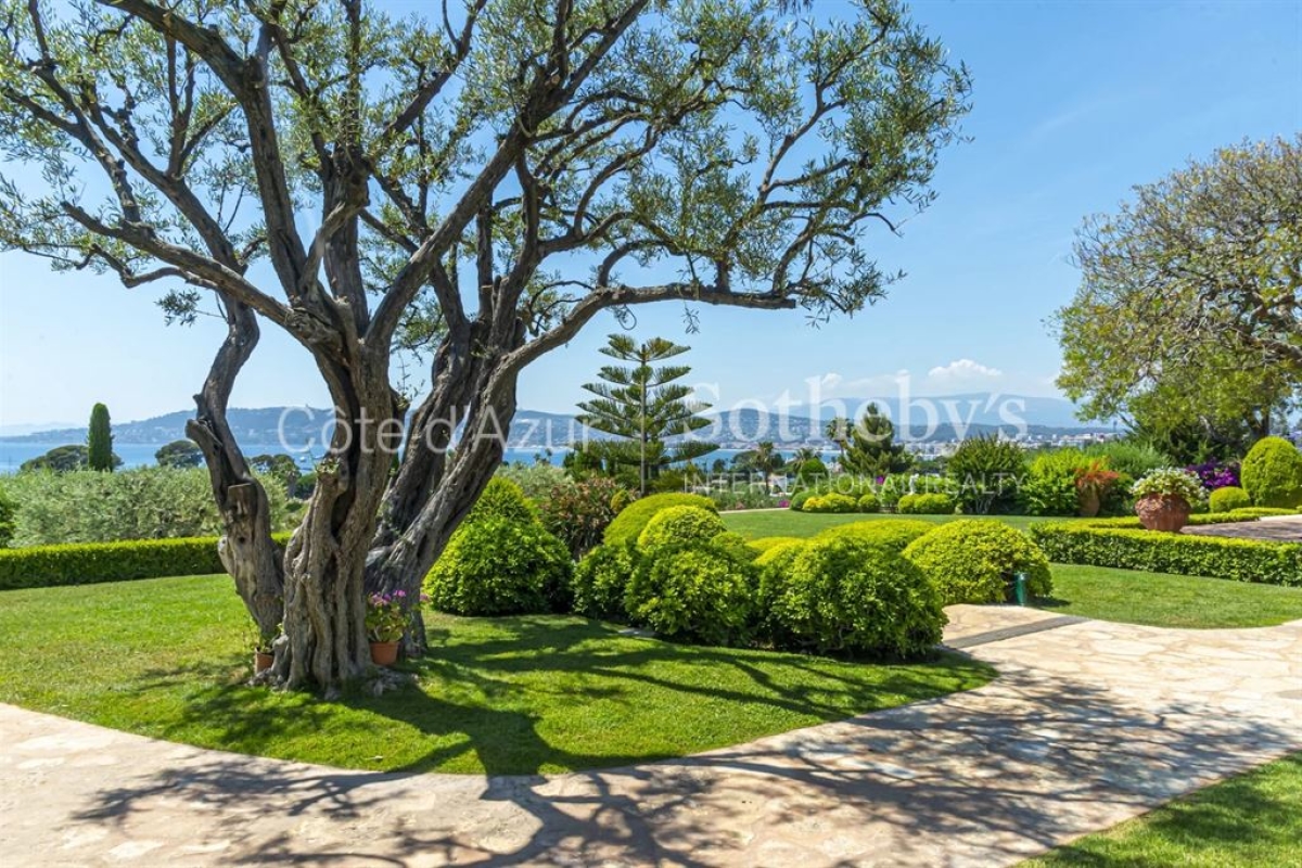 Luxury House for sale in Cap d'Antibes, 28 000 000 €, Photo 1