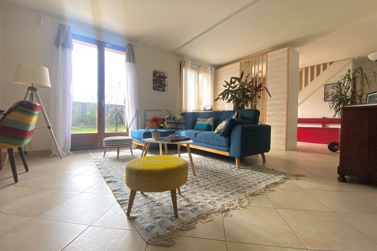 Maison de luxe à vendre à Montfort-l'Amaury, 666 000 €, Photo 1