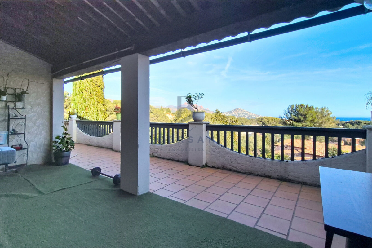 Maison de luxe à vendre à Saint-Raphaël, 799 000 €, Photo 2