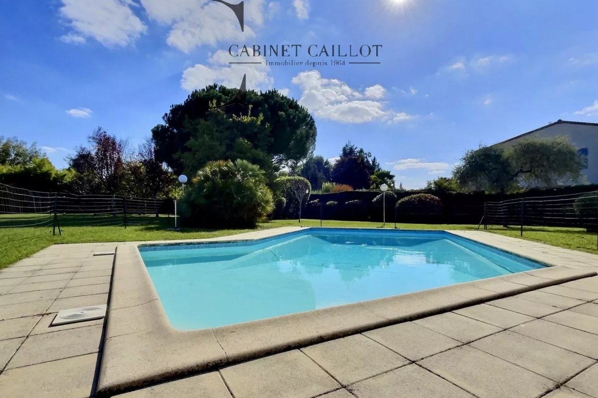 Maison de luxe à vendre à Saintes, 470 000 €, Photo 3