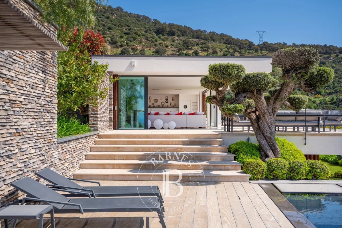 Luxury House for sale in Grimaud, 7 490 000 €, Photo 1