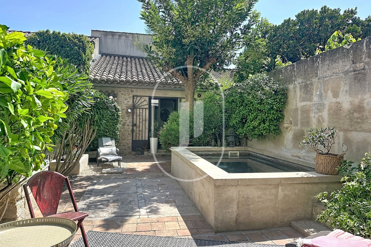 Luxury House for sale in Mouriès, 920 000 €, Photo 1