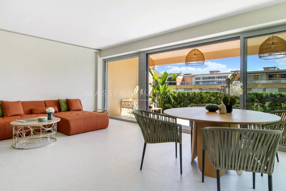 Luxury Apartment for sale in Villefranche-sur-Mer, 890 000 €, Photo 2