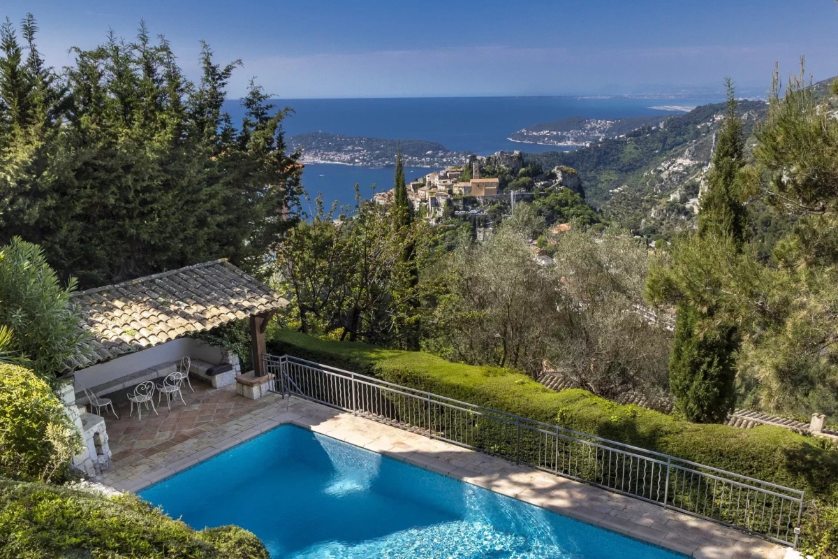 Luxury House for sale in Èze, 3 750 000 €, Photo 1