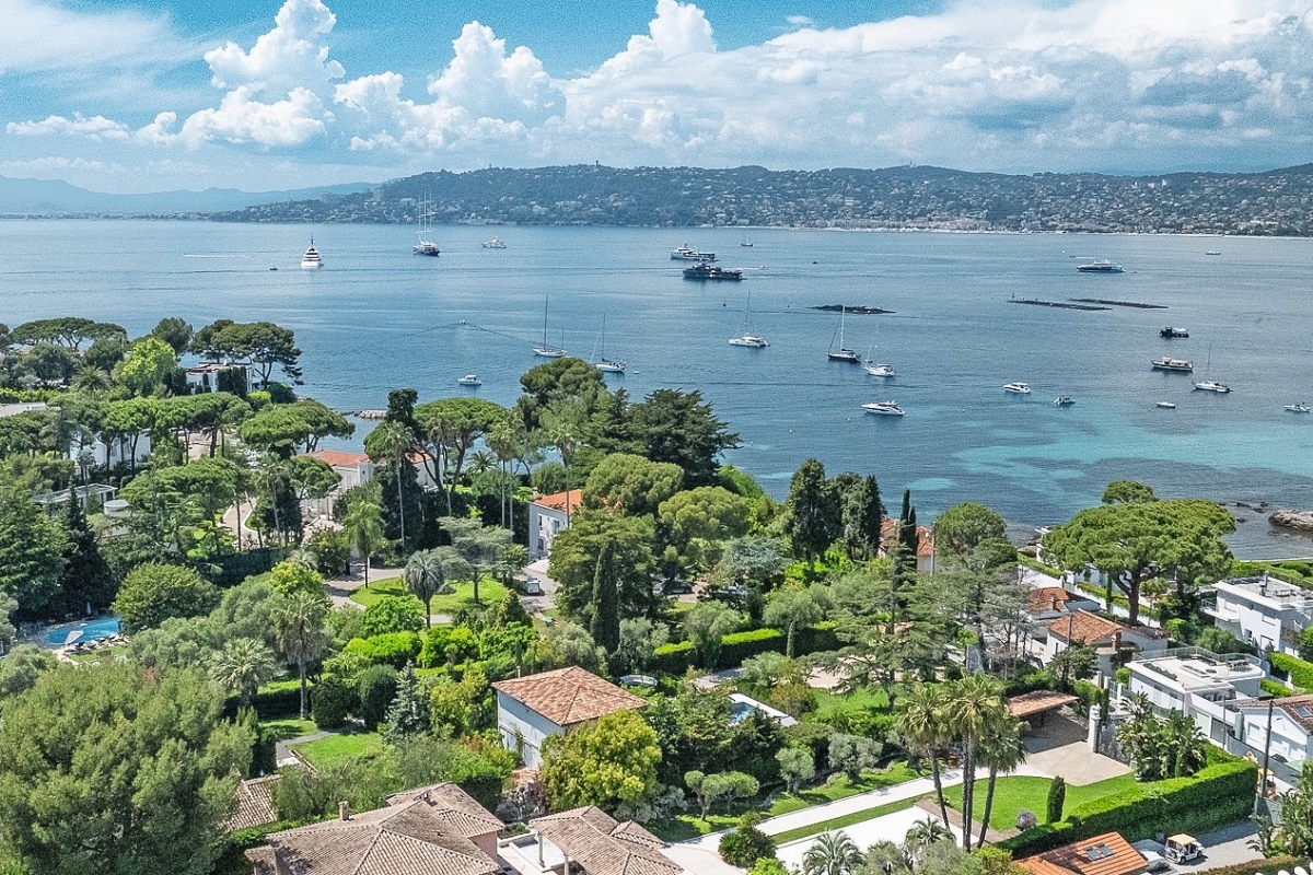 Maison de luxe à vendre à Cap d'Antibes, 2 150 000 €, Photo 1