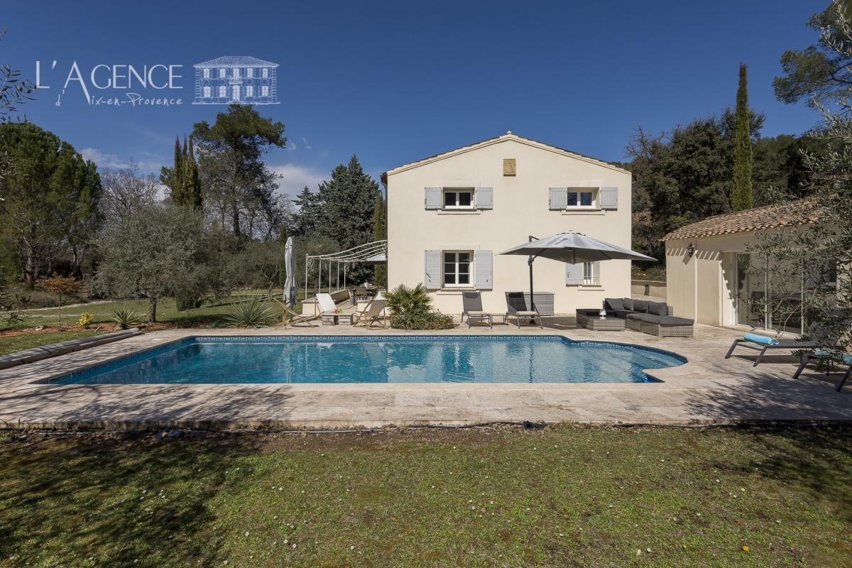 Maison de luxe à vendre à Peyrolles-en-Provence, 840 000 €, Photo 2