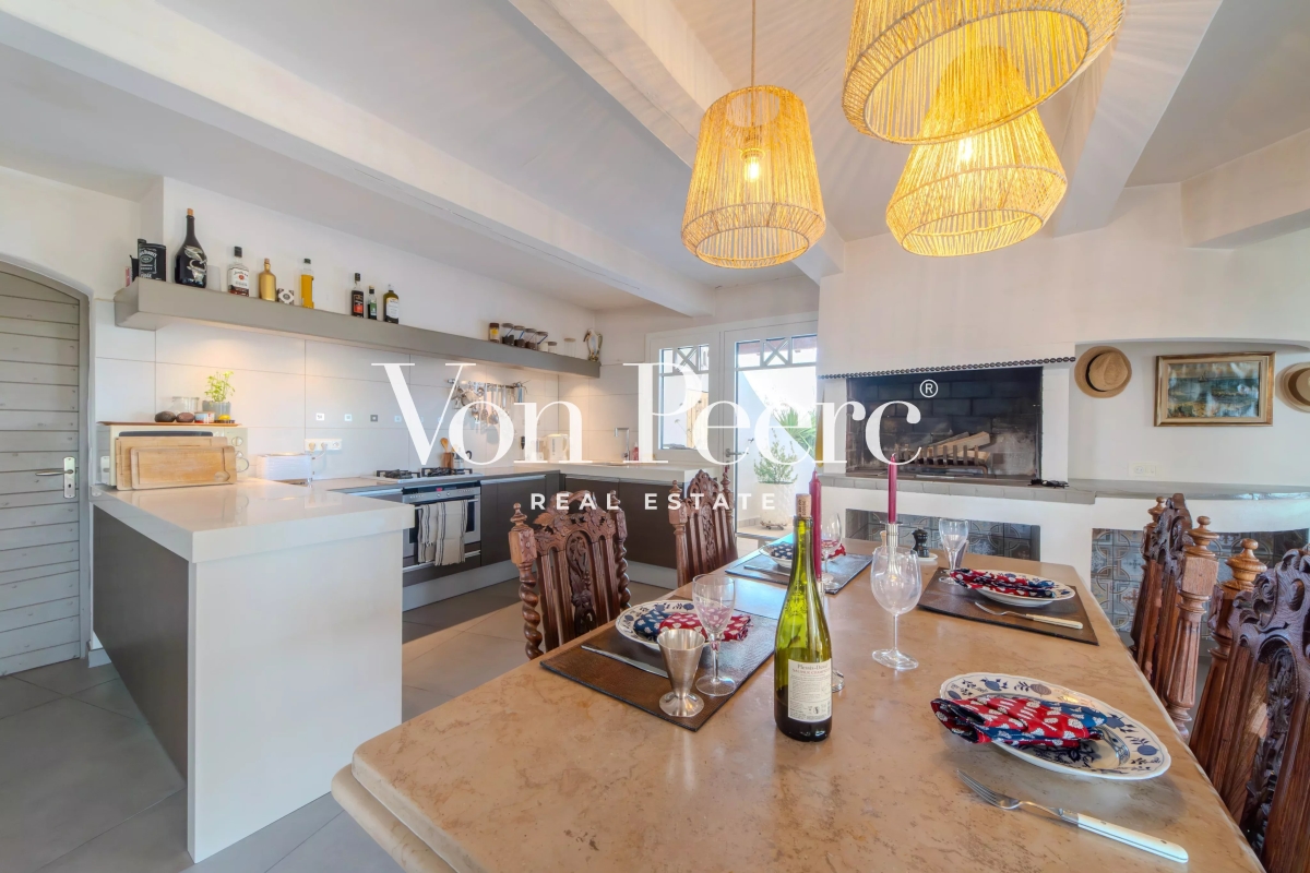 Luxury House for sale in Saintes-Maries-de-La-Mer, 1 350 000 €, Photo 3