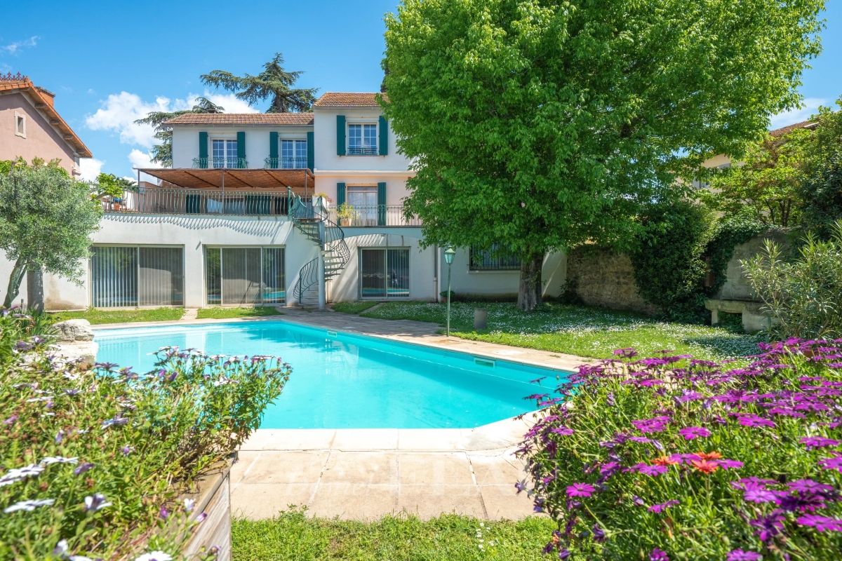 Maison de luxe à vendre à Arles, 1 190 000 €, Photo 1