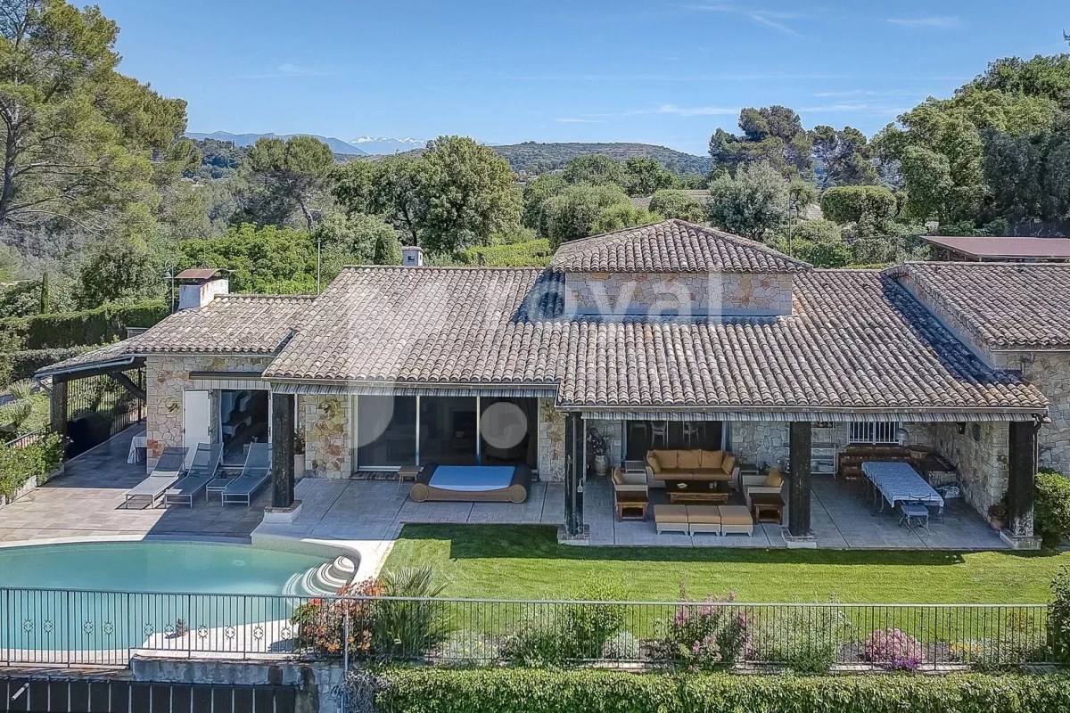 Maison de luxe à vendre à Biot, 1 590 000 €, Photo 1