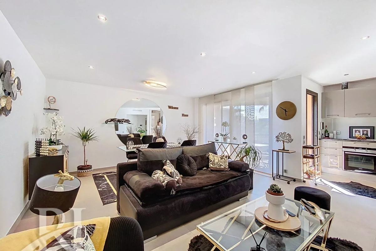 Luxury Apartment for sale in Cannes, 424 000 €, Photo 2
