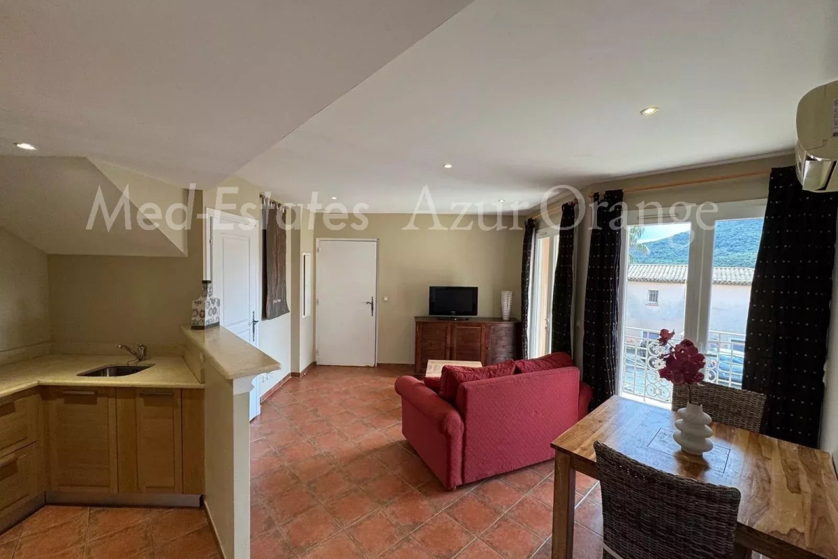 Luxury Apartment for sale in Sainte-Maxime, 169 900 €, Photo 3