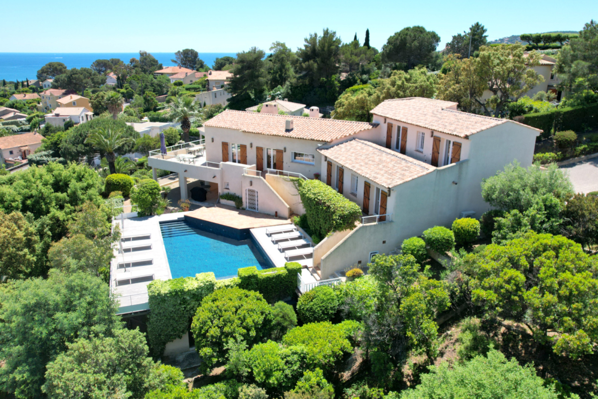 Maison de luxe à vendre à Saint-Aygulf, 1 590 000 €, Photo 1