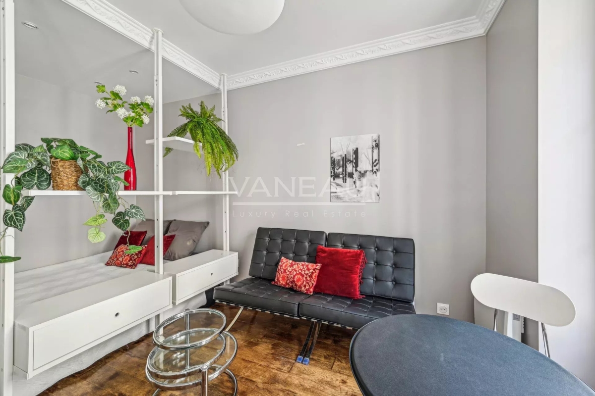 Luxury Apartment for sale in Paris 7Ème, 320 000 €, Photo 3