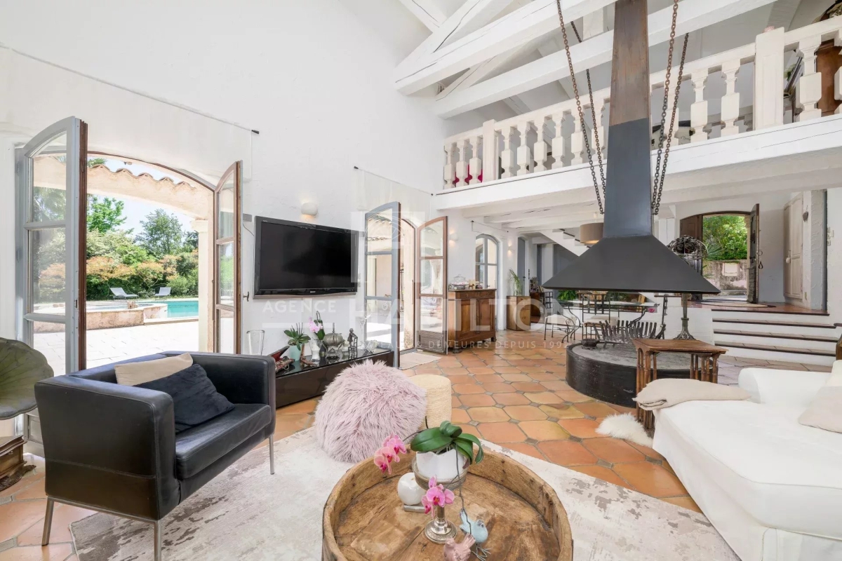 Luxury House for sale in Vence, 879 000 €, Photo 1