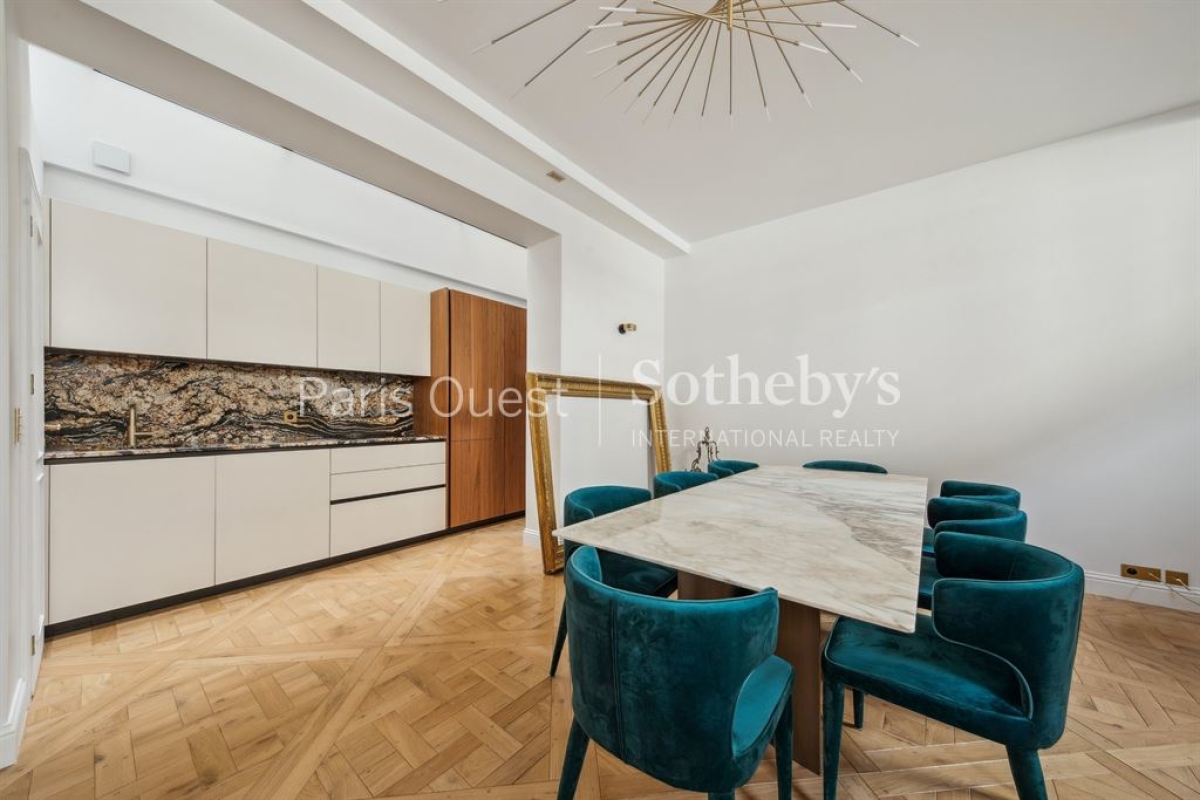 Luxury Apartment for sale in Paris 7ème, 1 090 000 €, Photo 3