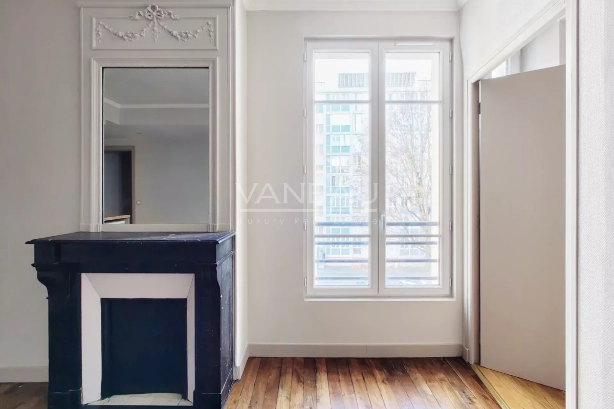 Luxury Apartment for sale in Paris 14ème, 555 300 €, Photo 4