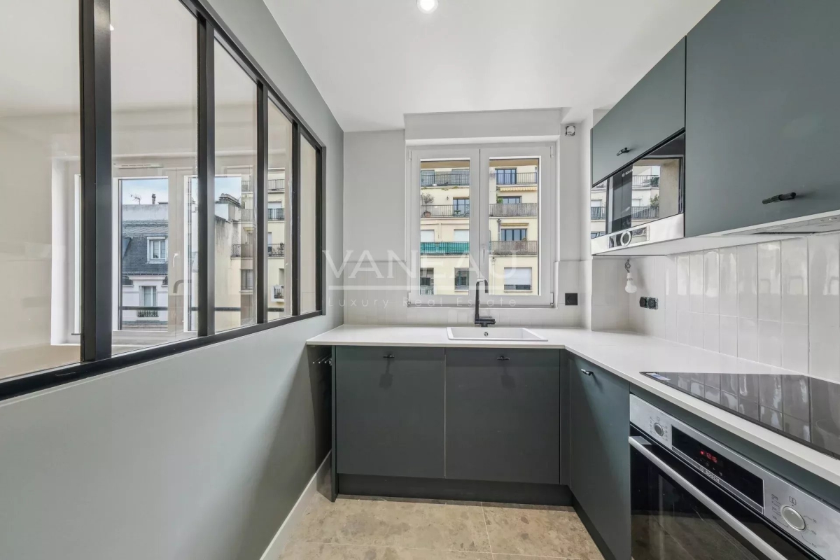 Luxury Apartment for sale in Paris 7ème, 939 600 €, Photo 5