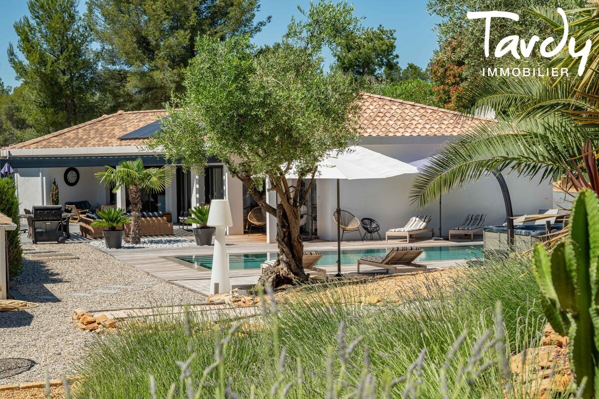 Maison de luxe à vendre à Saint-Cyr-sur-Mer, 1 695 000 €, Photo 1