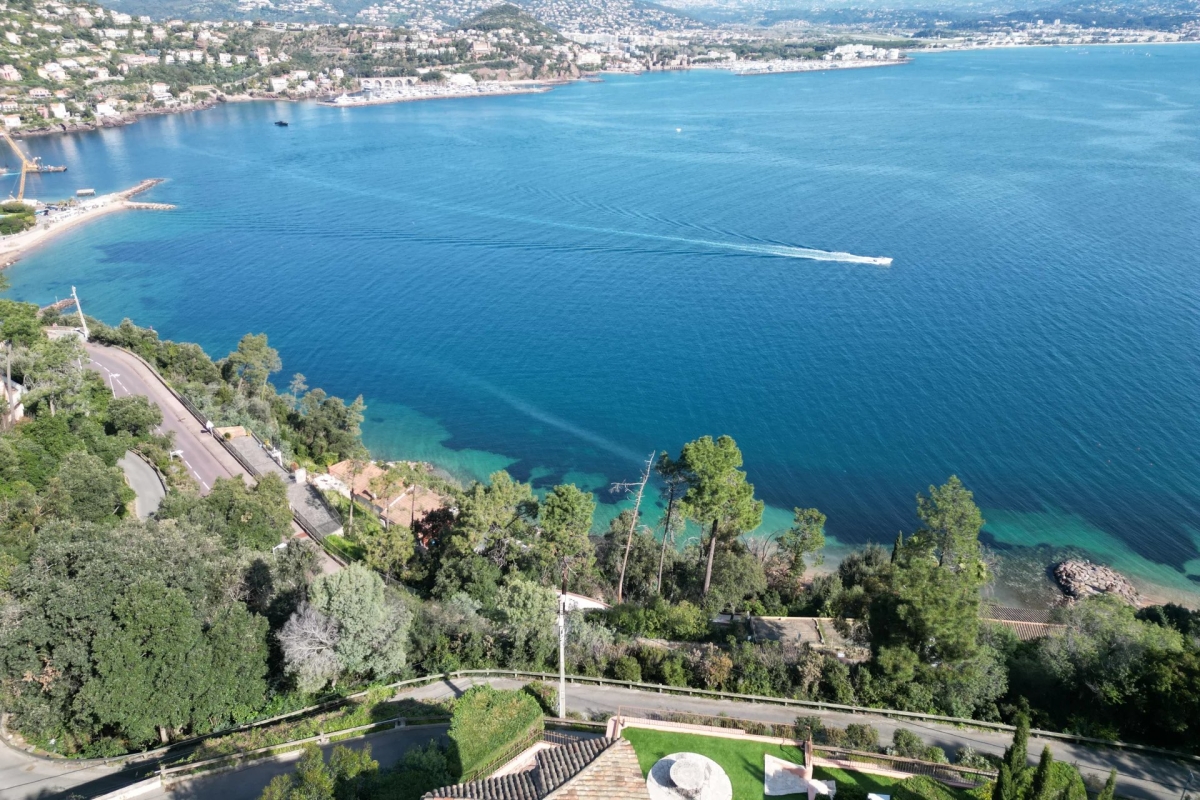 Luxury House for sale in Théoule-sur-Mer, 1 990 000 €, Photo 1