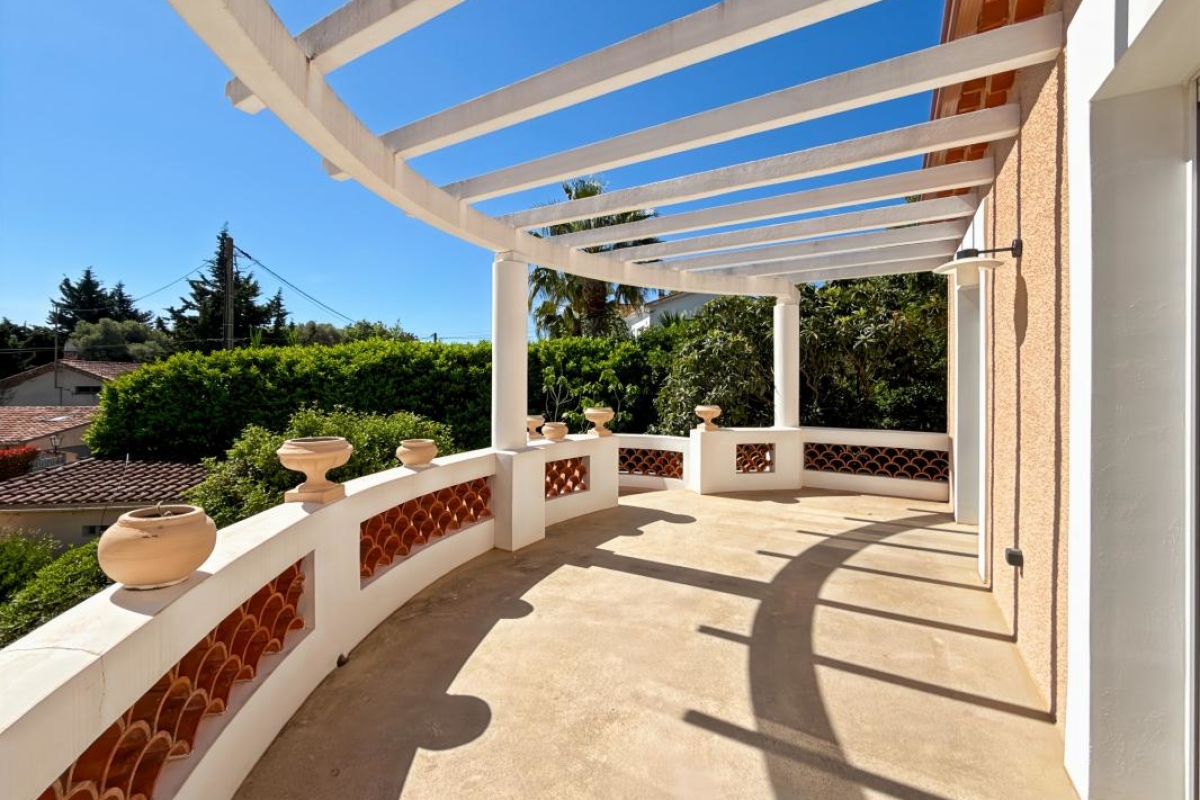 Maison de luxe à vendre à Antibes, 1 635 000 €, Photo 3