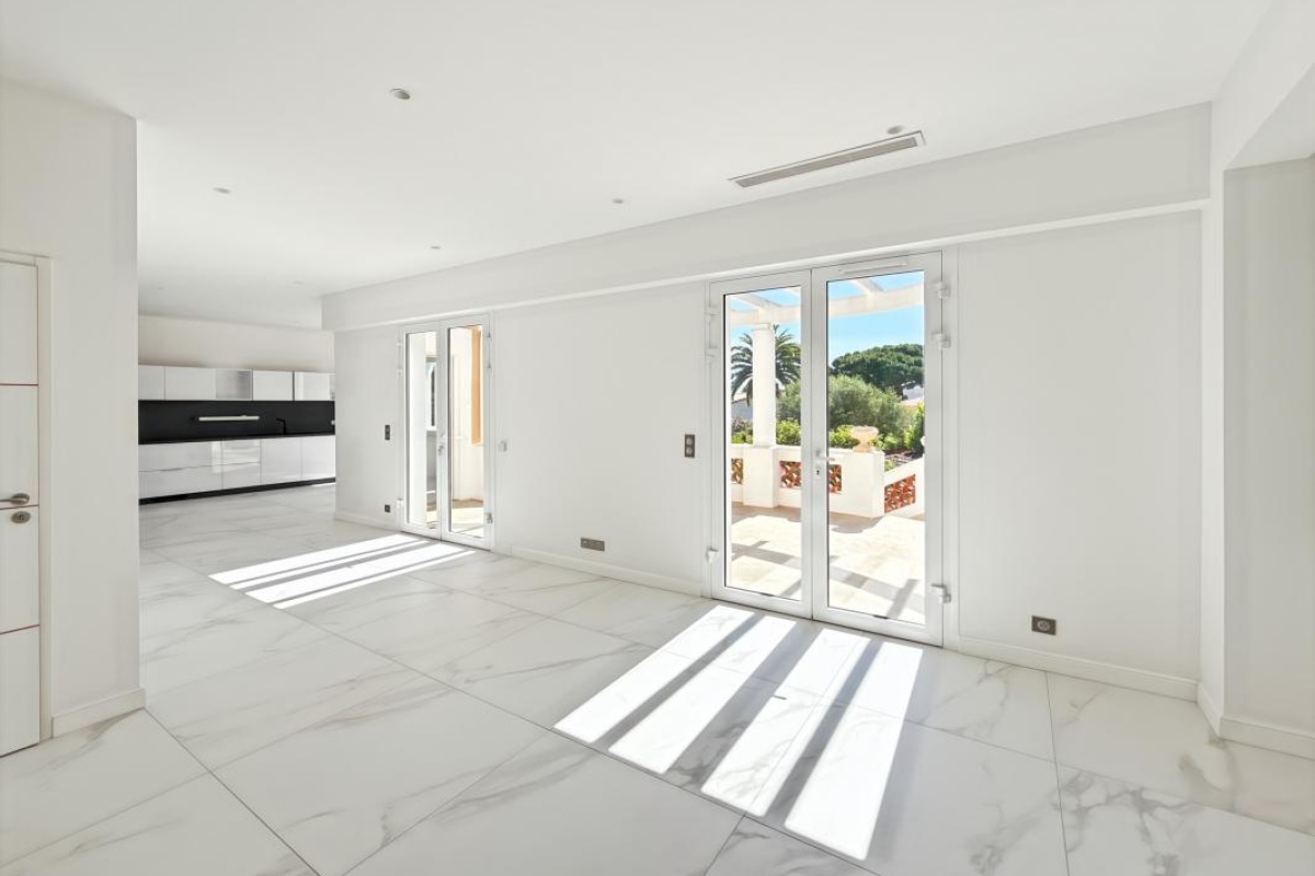 Maison de luxe à vendre à Antibes, 1 635 000 €, Photo 5