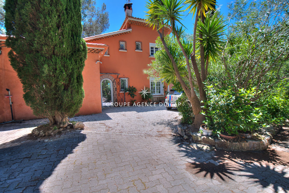 Luxury House for sale in Saint-Raphaël, 1 360 000 €, Photo 2