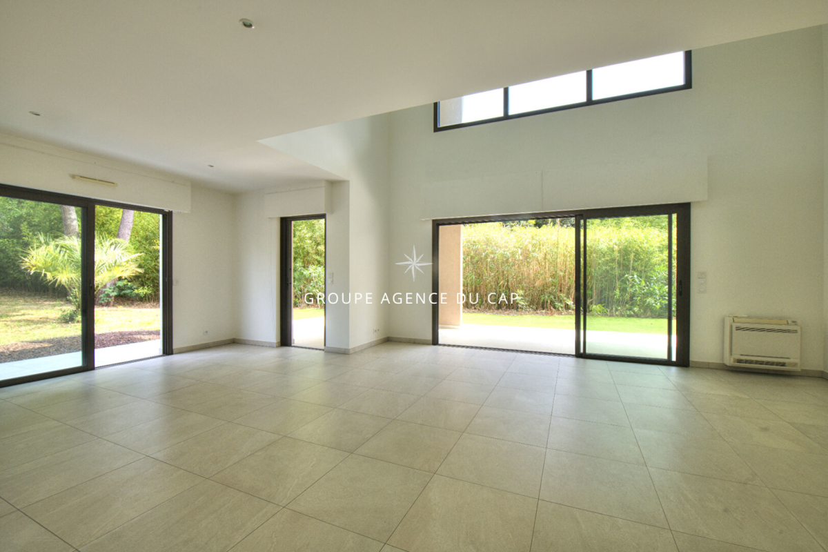 Luxury House for sale in Saint-Raphaël, 960 000 €, Photo 3