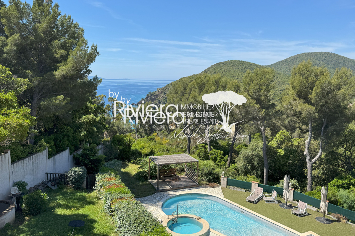 Maison de luxe à vendre à Cavalaire-sur-Mer, 1 995 000 €, Photo 2