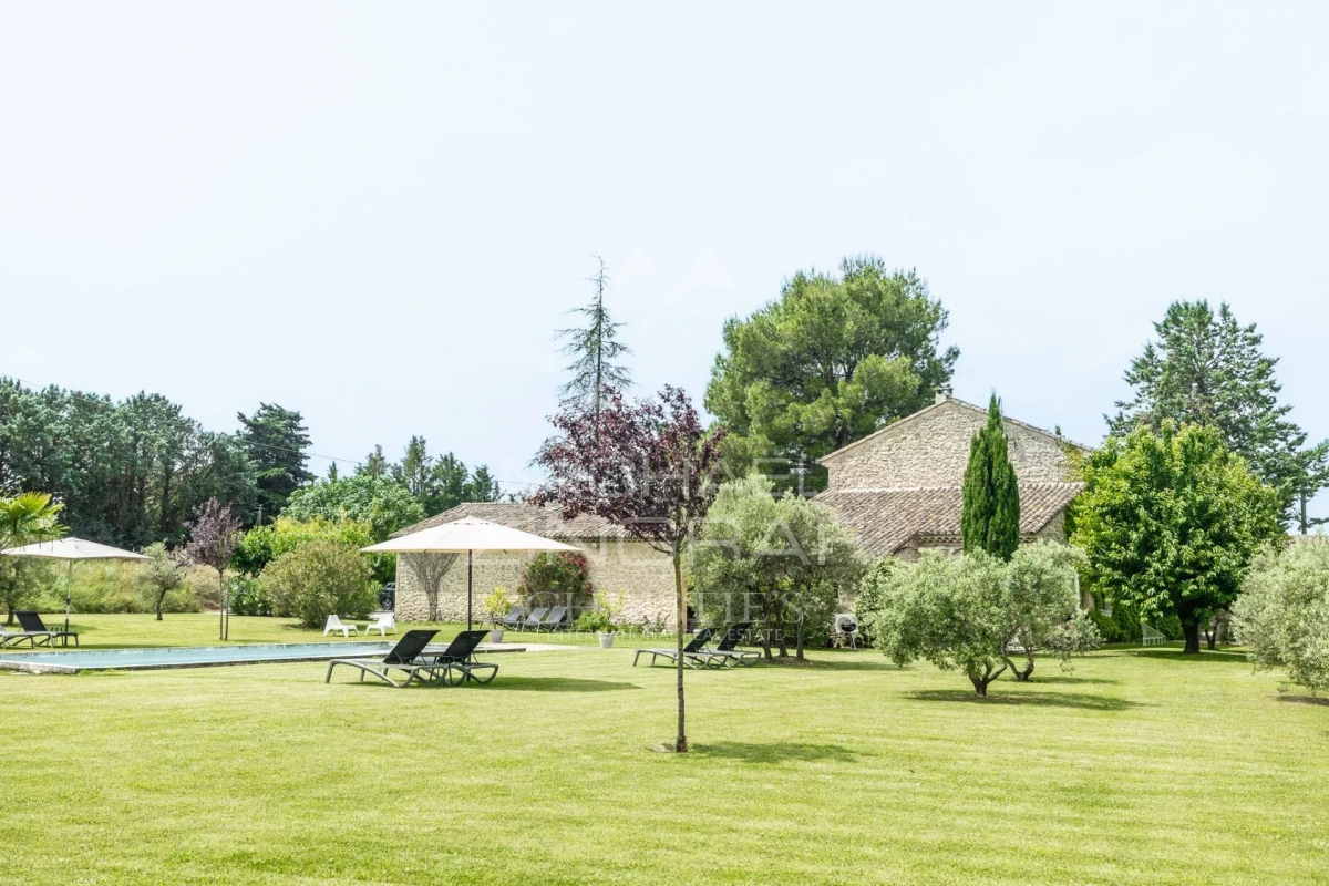 Maison de luxe à vendre à Robion, 1 798 000 €, Photo 1