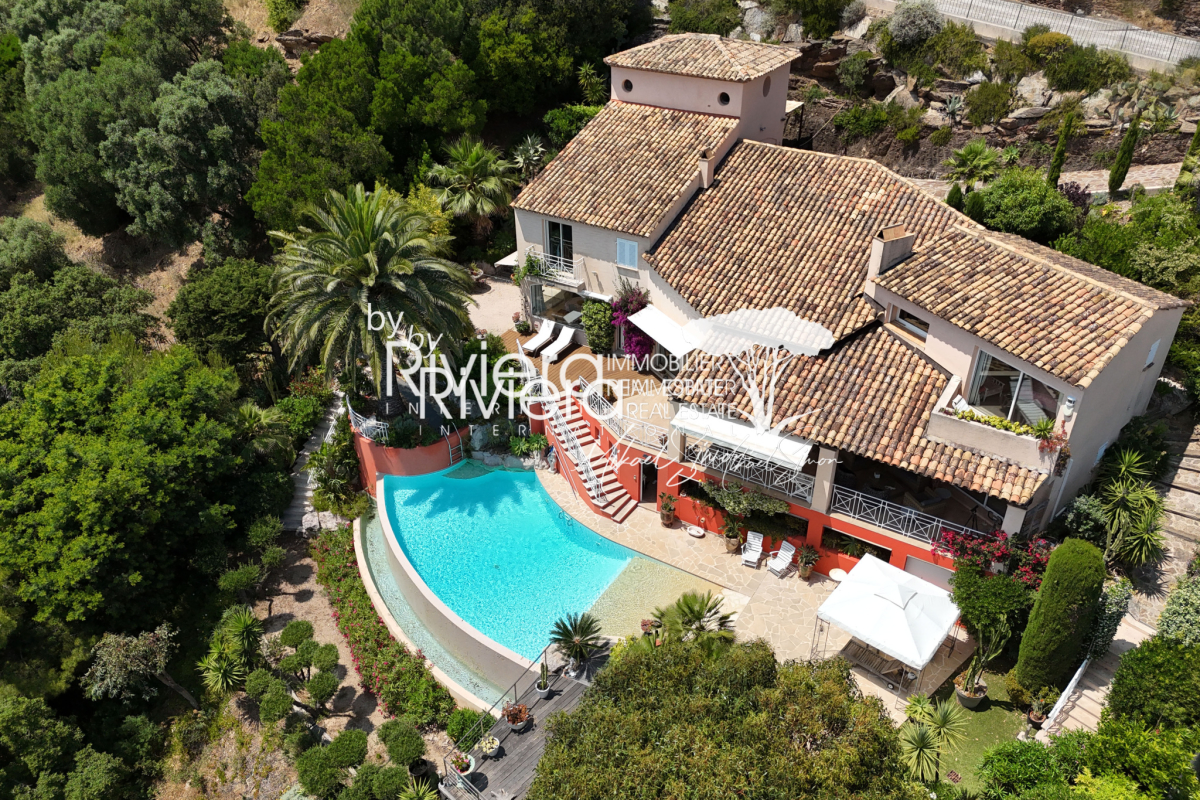 Luxury House for sale in Cavalaire-sur-Mer, 2 280 000 €, Photo 2