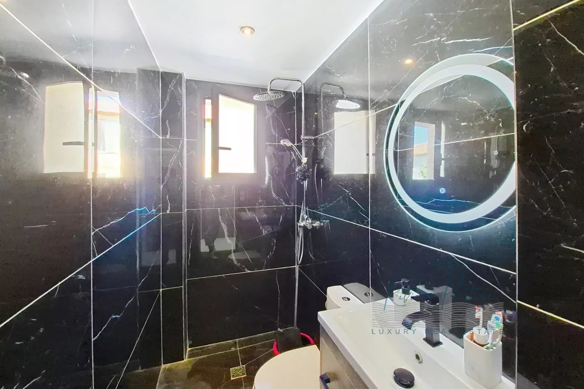 Maison de luxe à vendre à Antibes, 1 166 000 €, Photo 6