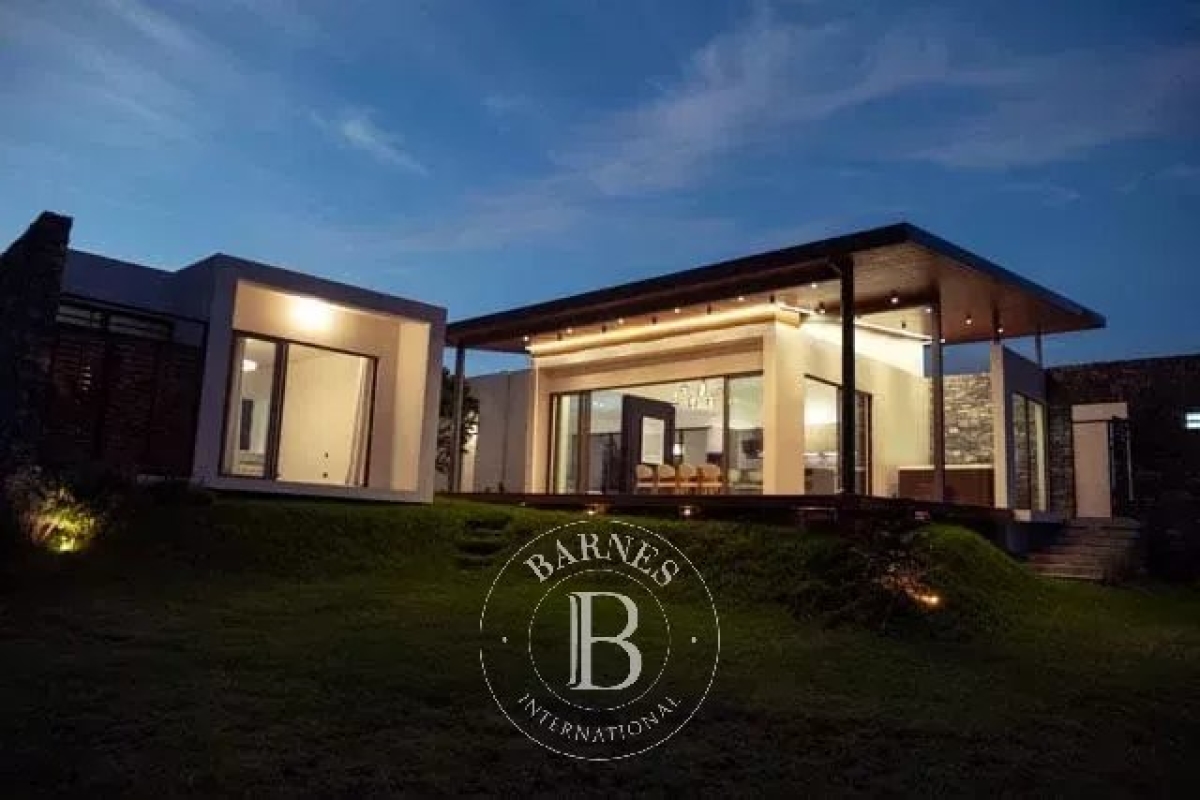 Maison de luxe à louer à Priscos, 175 000 €, Photo 1