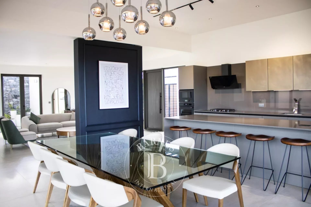 Maison de luxe à louer à Priscos, 175 000 €, Photo 3