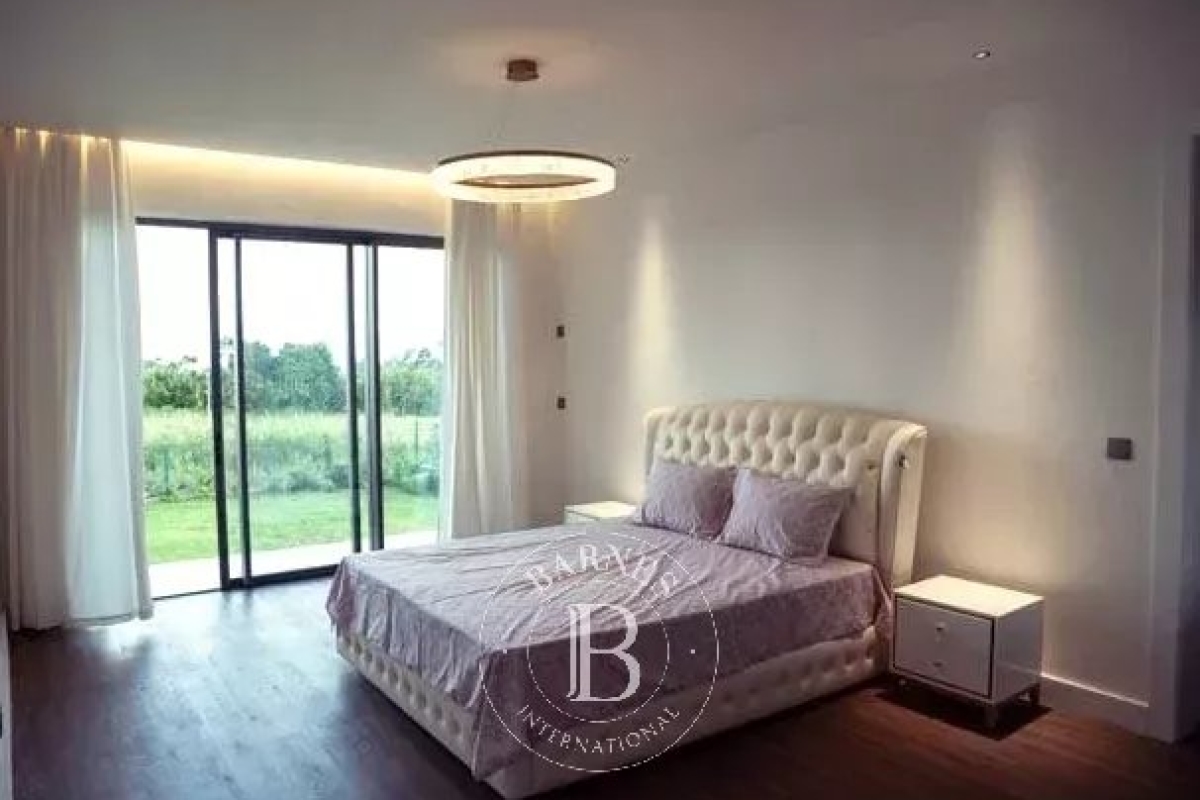 Maison de luxe à louer à Priscos, 175 000 €, Photo 5