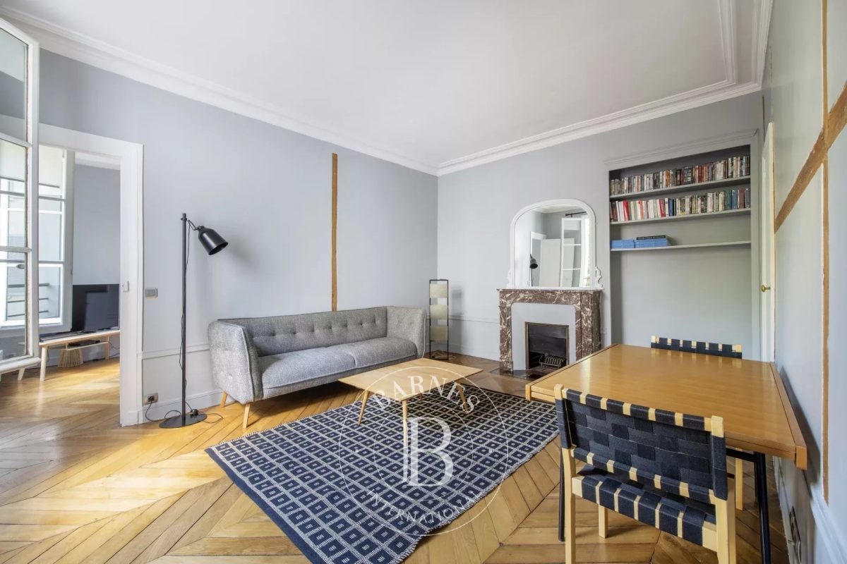 Luxury Apartment for sale in Paris 6Ème, 1 100 000 €, Photo 2