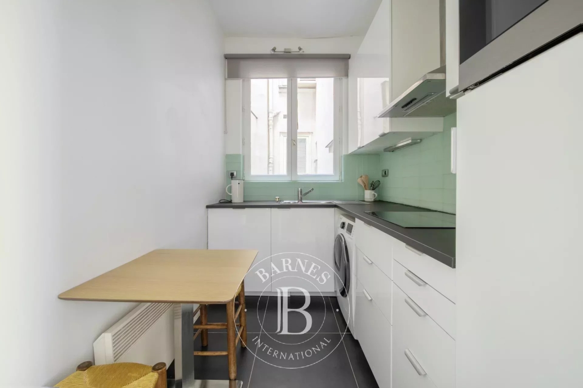 Luxury Apartment for sale in Paris 6Ème, 1 100 000 €, Photo 5
