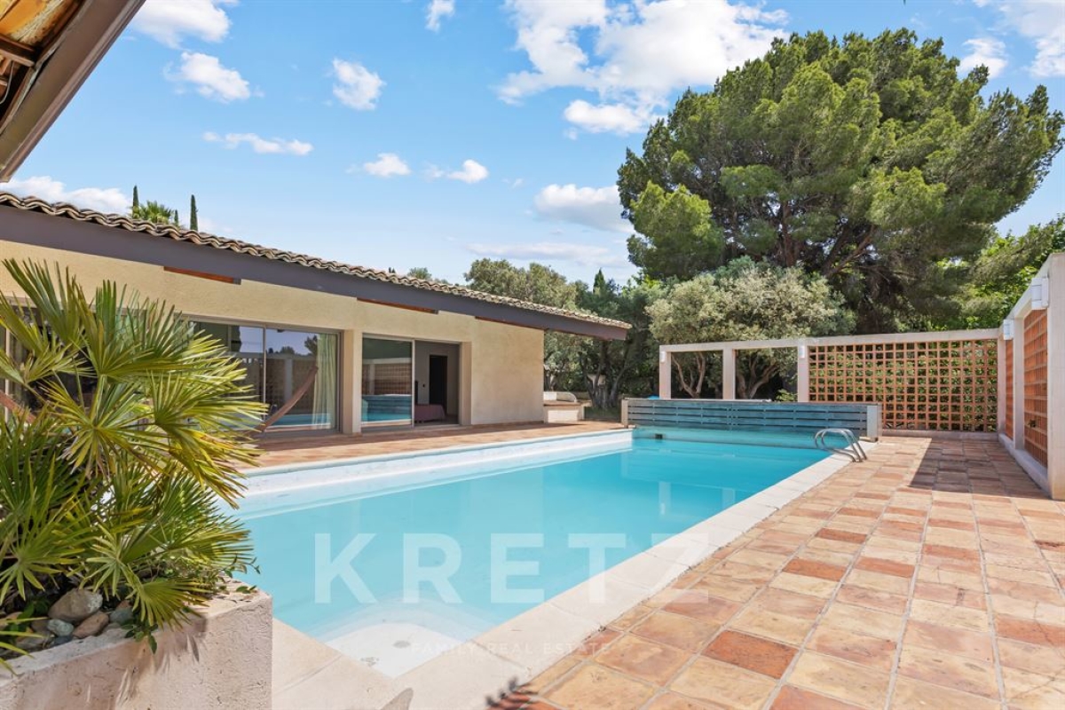Maison de luxe à vendre à Sanary-sur-Mer, 1 950 000 €, Photo 1