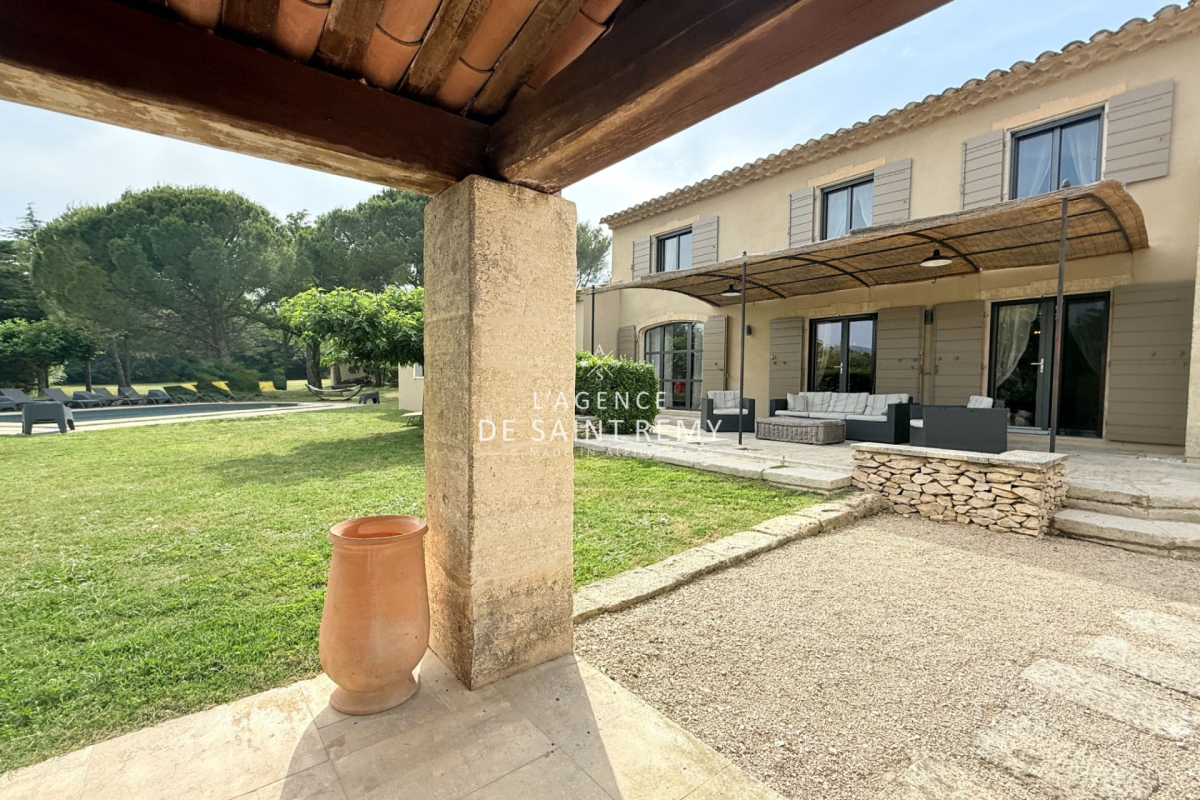 Maison de luxe à vendre à Saint-Rémy-de-Provence, 2 120 000 €, Photo 1