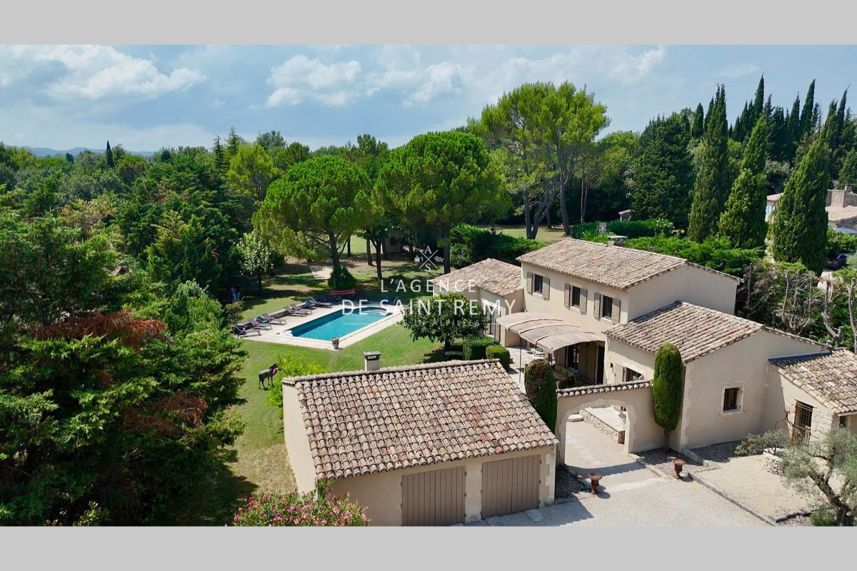Luxury House for sale in Saint-Rémy-de-Provence, 2 120 000 €, Photo 1