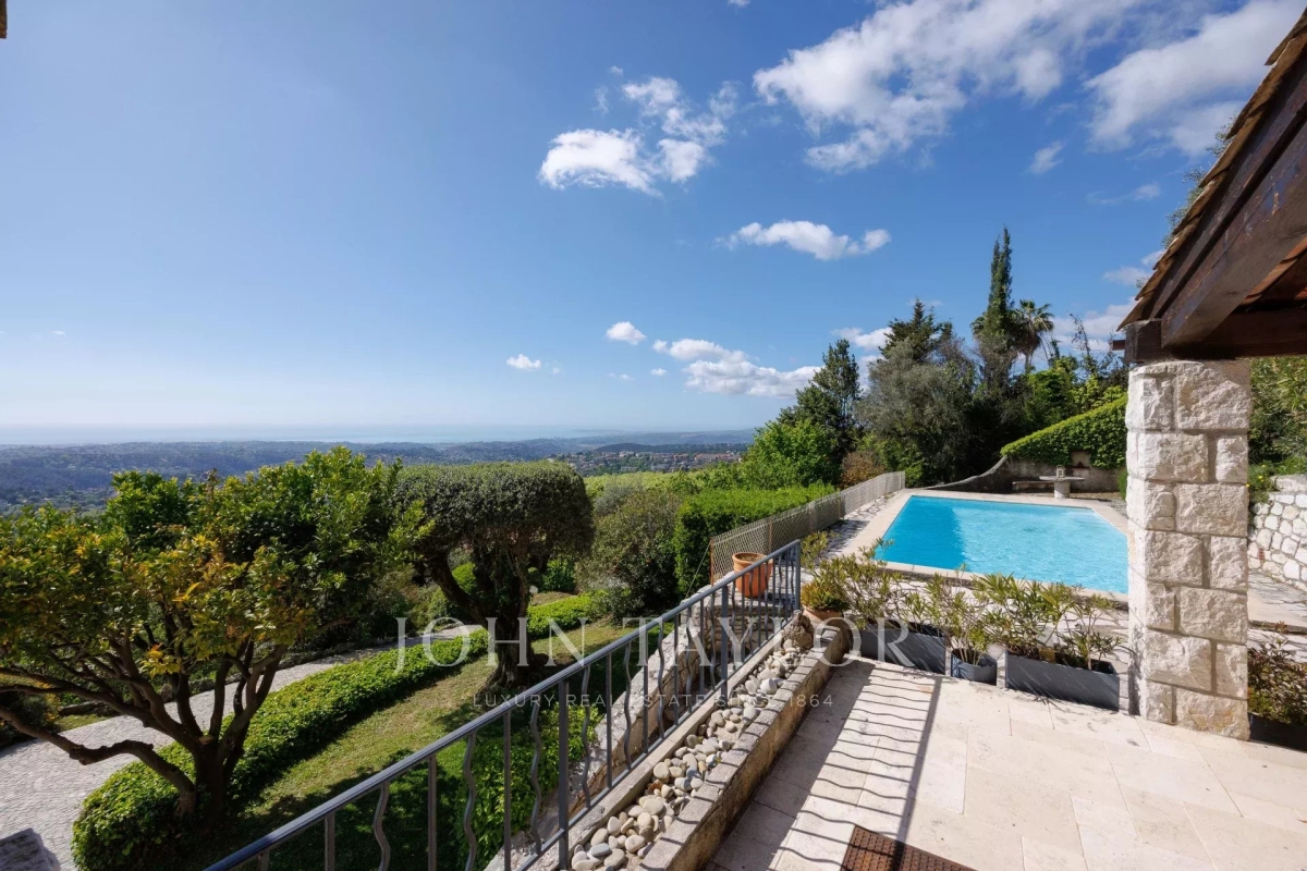 Luxury House for sale in Vence, 1 550 000 €, Photo 1