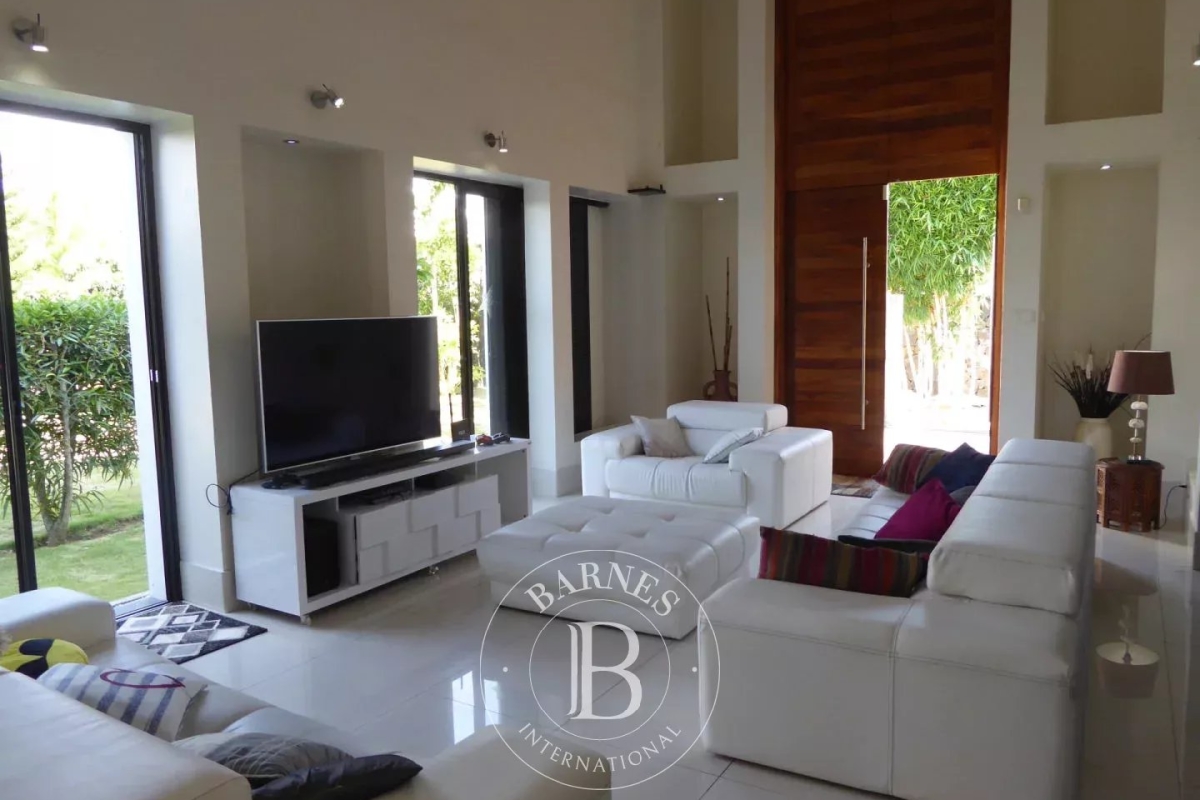 Maison de luxe à vendre à Eclose-Badinières, 30 000 000 €, Photo 1