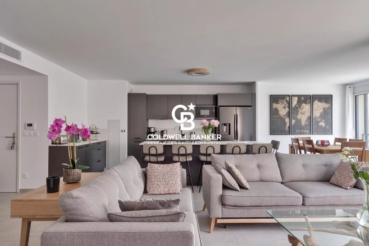 Luxury Apartment for sale in Antibes, 1 300 000 €, Photo 2