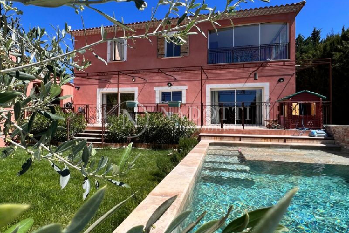 Maison de luxe à vendre à L Isle-sur-La-Sorgue, 850 000 €, Photo 1