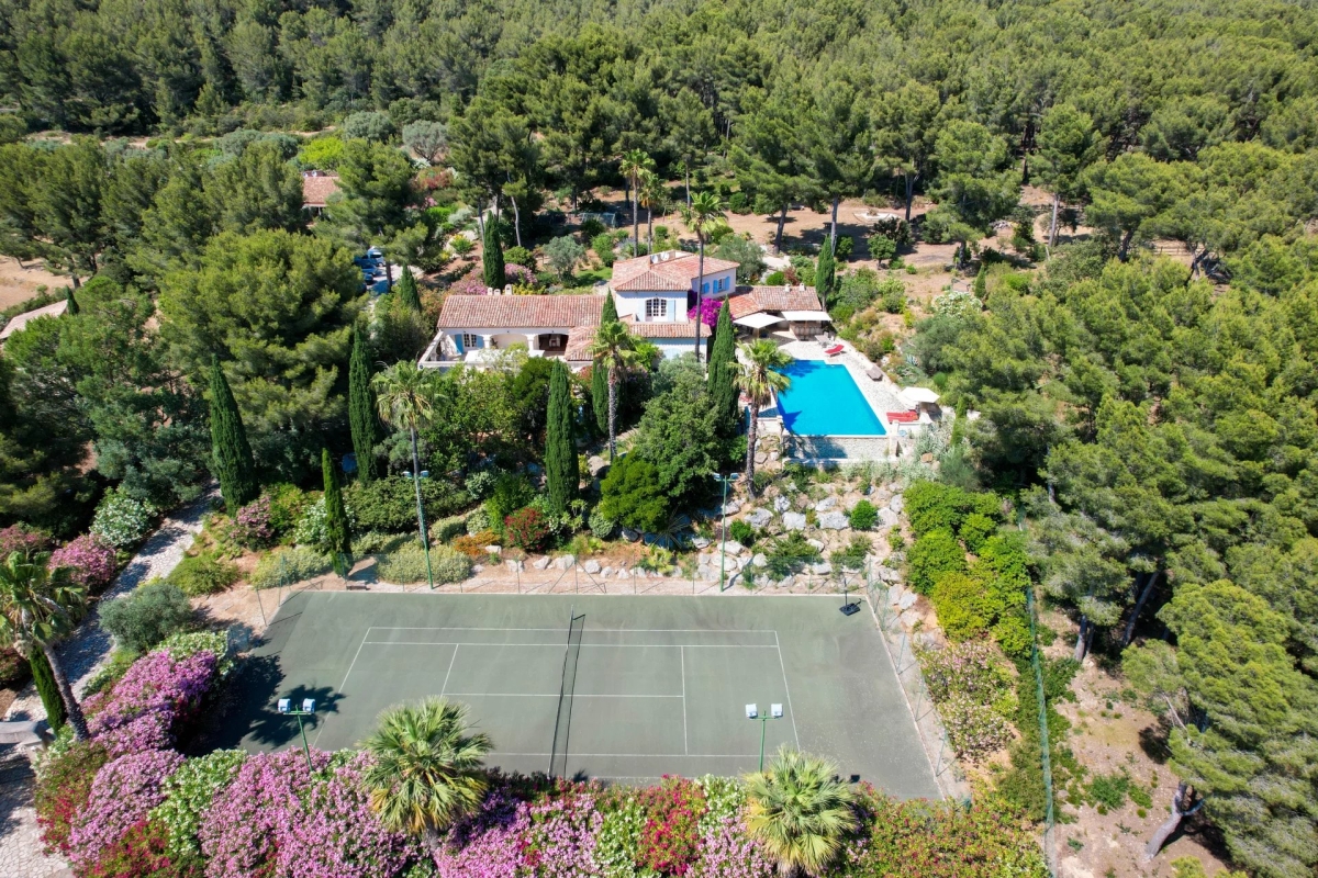 Luxury House for sale in Saint-Cyr-sur-Mer, 3 150 000 €, Photo 1